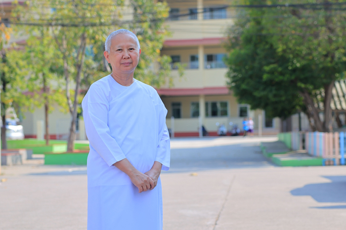 ดร.แม่ชี-อรรณอัมไพ