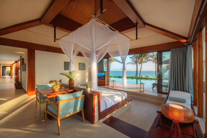 Grand-Pool-Villa