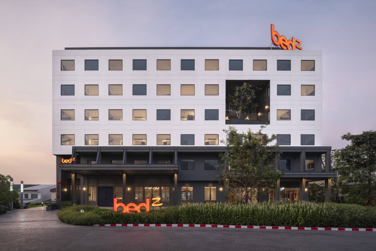 โรงแรม bedZ