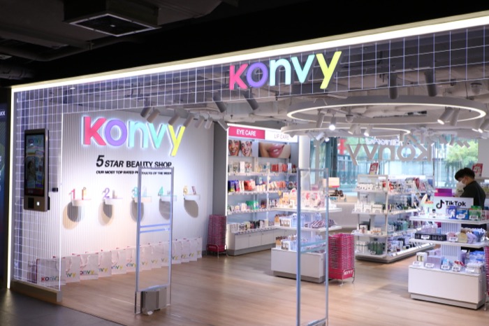 Konvy-Shop-@Siam-Center_01-1_0-1