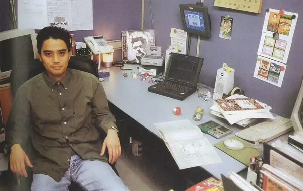Satoshi_Tajiri_dans_les_bureaux_de_Game_Freak_600x600