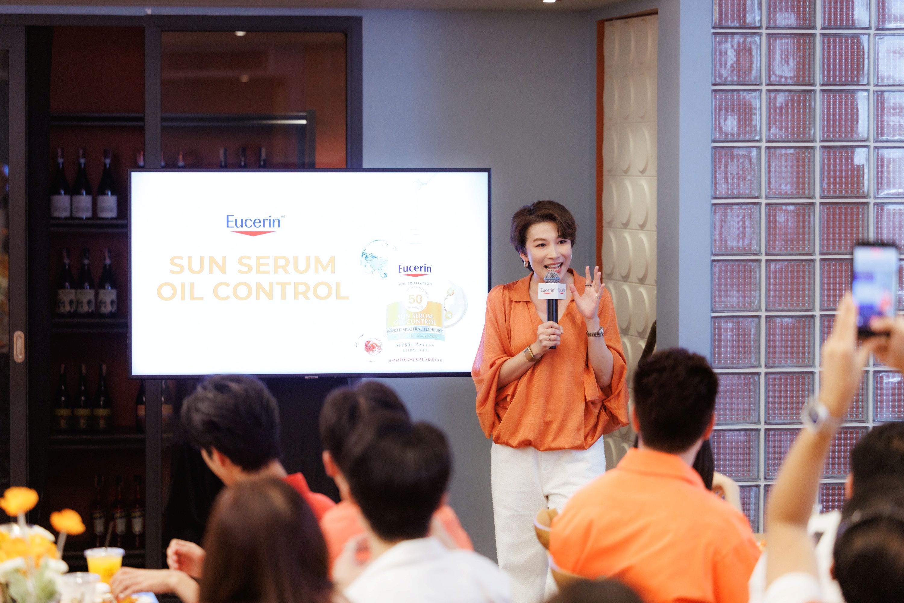 Eucerin Sun Serum Oil Control - 6.jpg