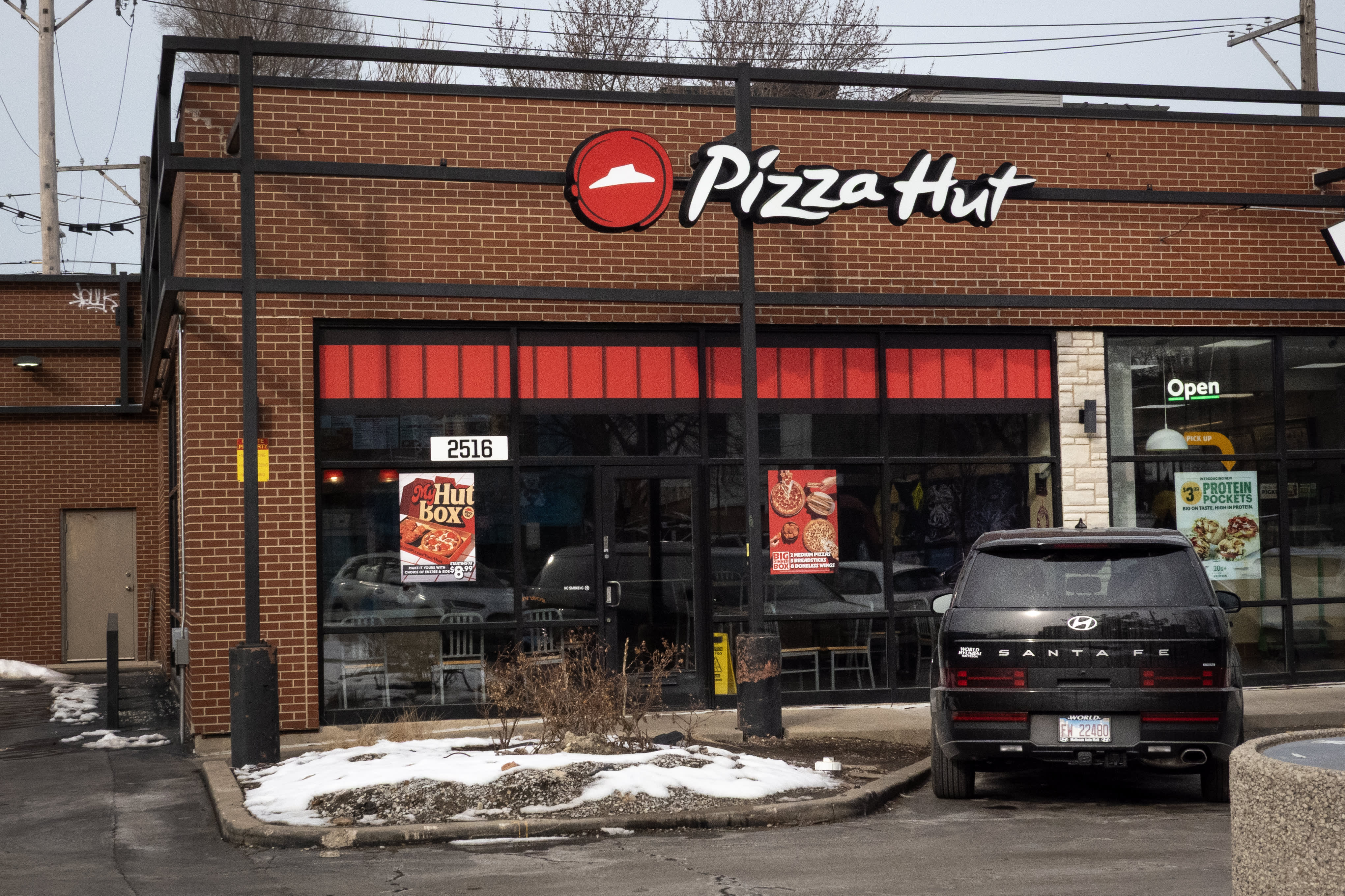 pizza hut.jpeg